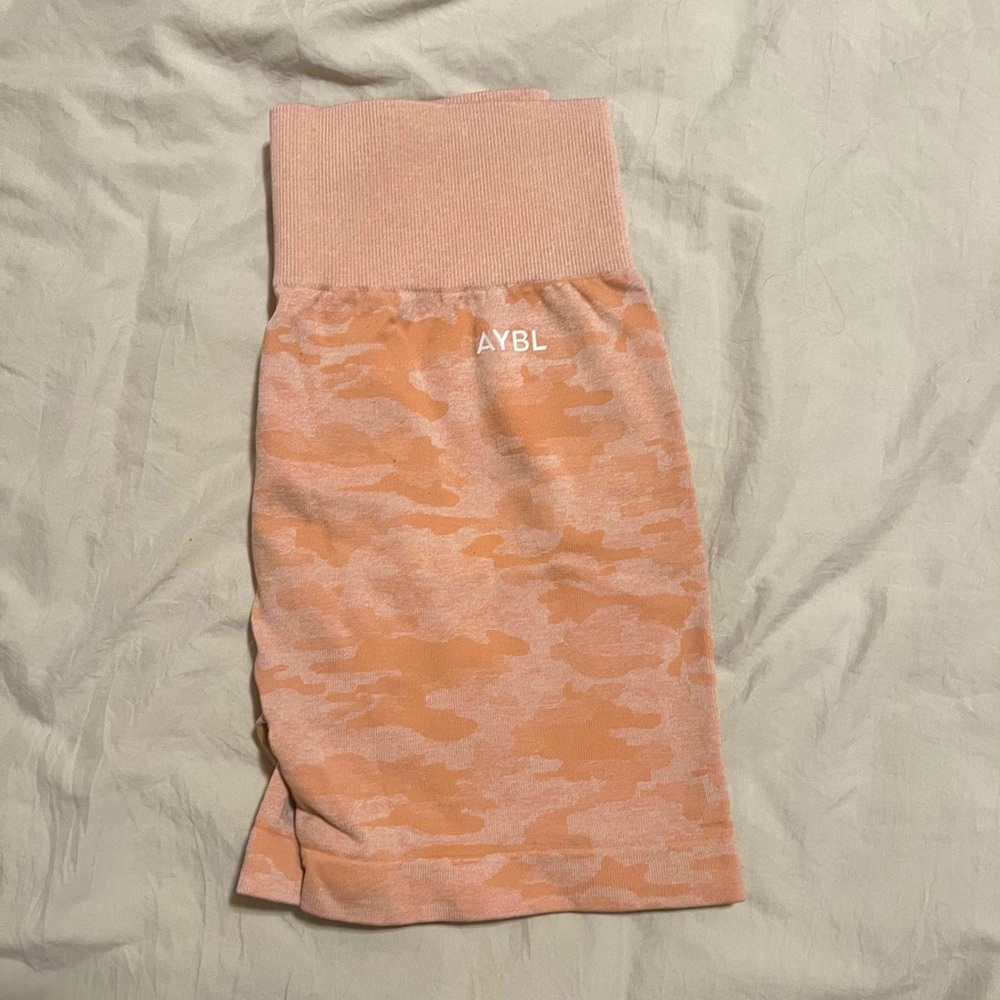 AYBL seamless shorts, size Large